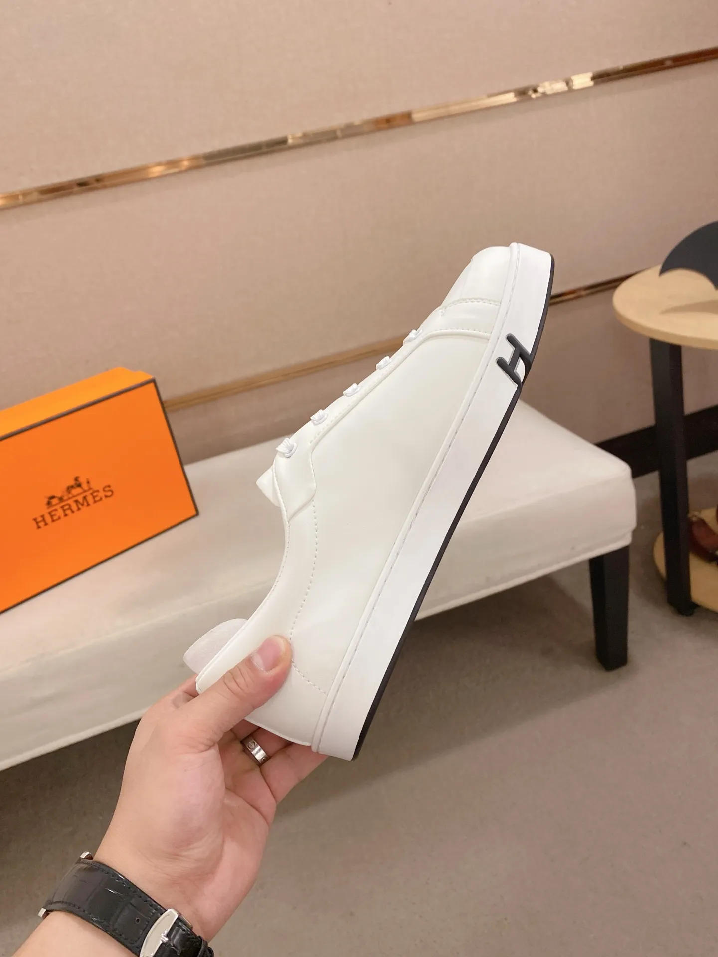 Men's clothing and shoes💰: 442💰《HERMES》【Classic original single version】Hermès; top 🔝purchase agent🔍🔍men's latest 🇺🇸 counter sales simultaneously, imported from Italy original ▲▲cowhide ▲▲ (high-end, nobility, class) ) Exquisite workmanship (Italian 🇮🇹 imported water-dyed 🐂 cowhide lining) sole: original sole provided by the original factory, ⚠️exclusive double-layer activity·TPR·rubber·combined molded outsole; super comfortable·wear-resistant·non-slip·environmental protection The real thing is more beautiful if you take the real thing (high quality, follow the order). You can enter and exit the counter at will * Number of yards: 38-44 (45 can be customized and cannot be returned or exchanged)
